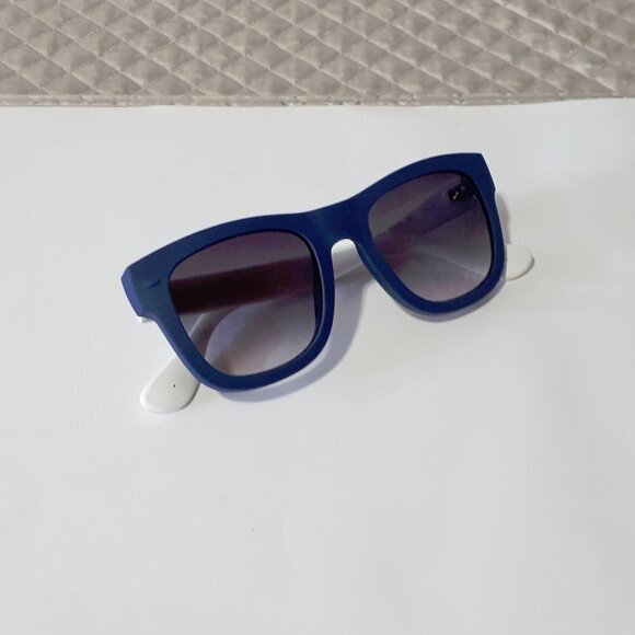 NWOT Havaianas navy blue frame, white temples & brown lens sunglasses - Picture 4 of 7